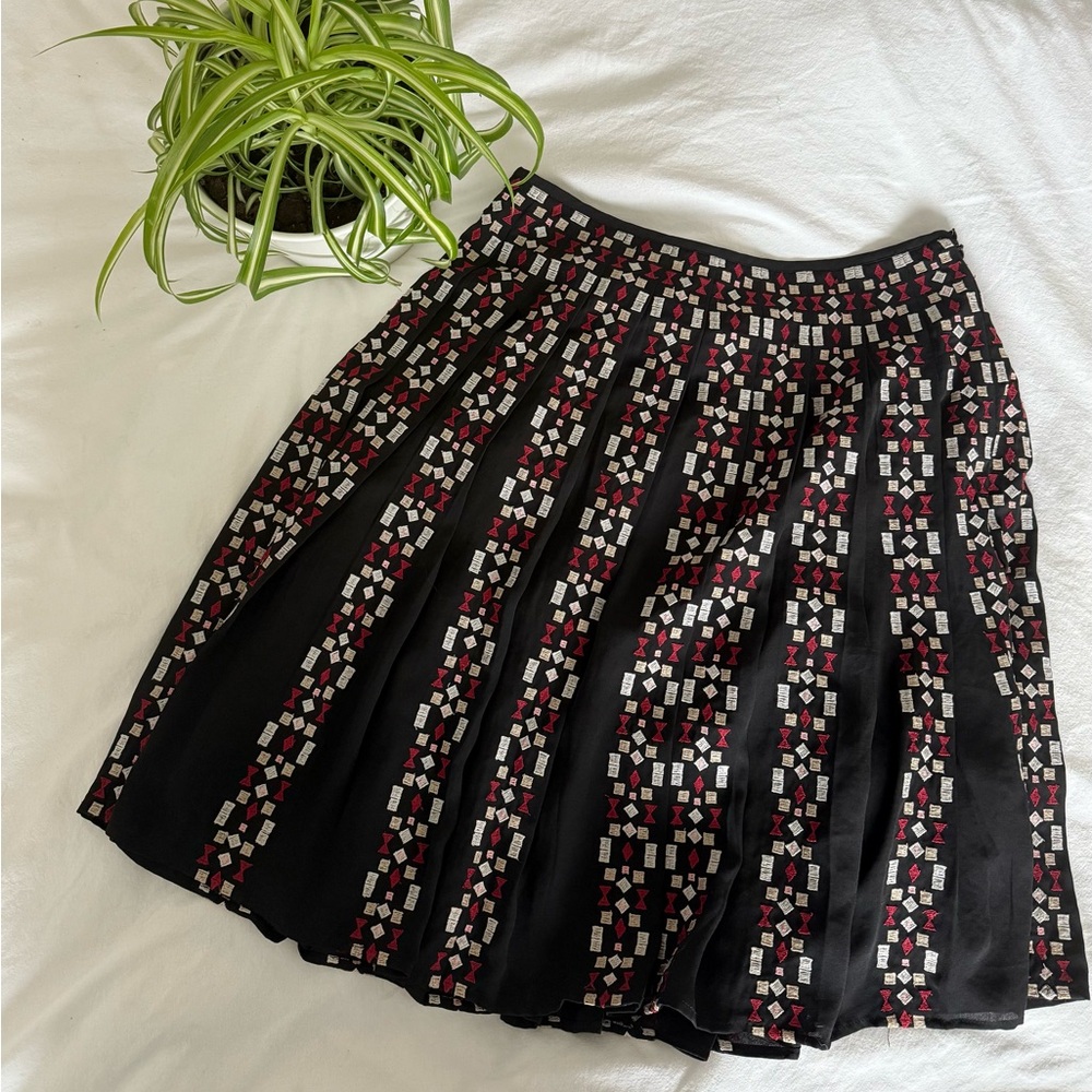 Ann Taylor Black and Red Geometric A-Line Skirt, size 4P